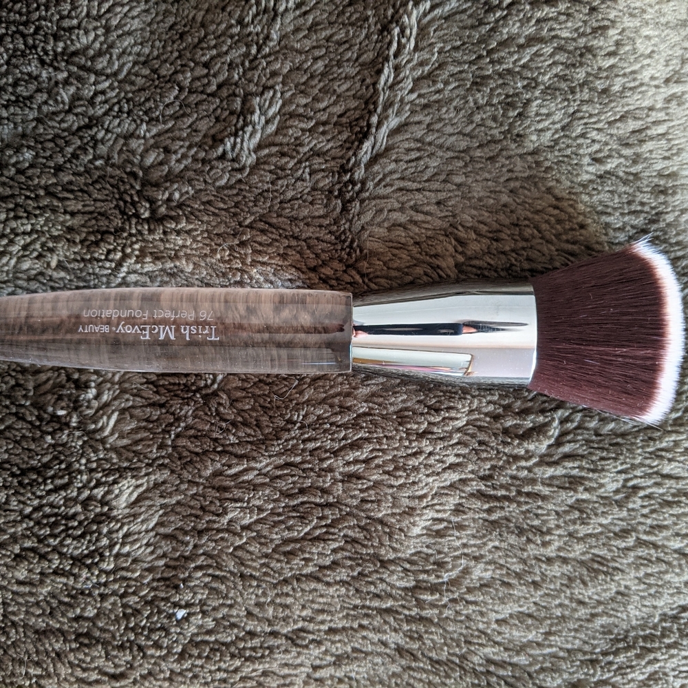 Trish mcevoy 76 foundation brush